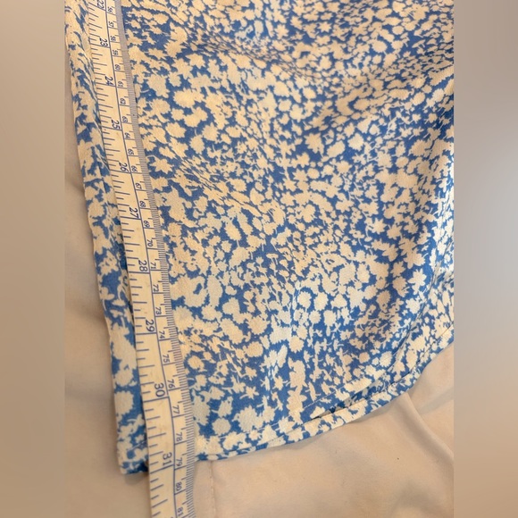 SOLD. Beautiful Light Blue with white flowers dress. Puffed sleeves. - Picture 6 of 7